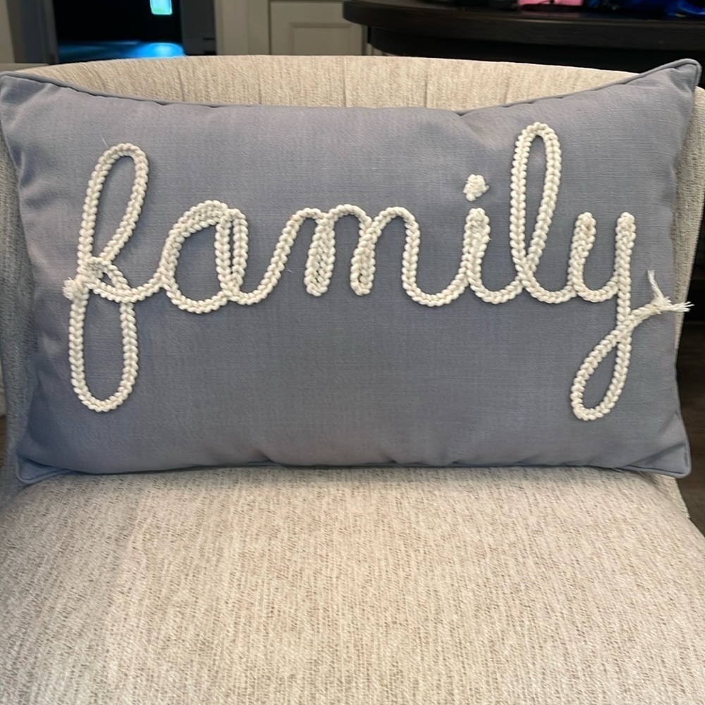 FAMILY braided 3 d pillow